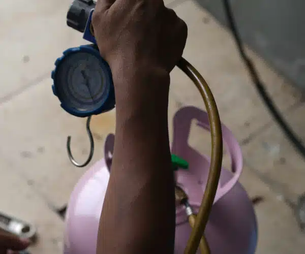 Low-GWP Refrigerant